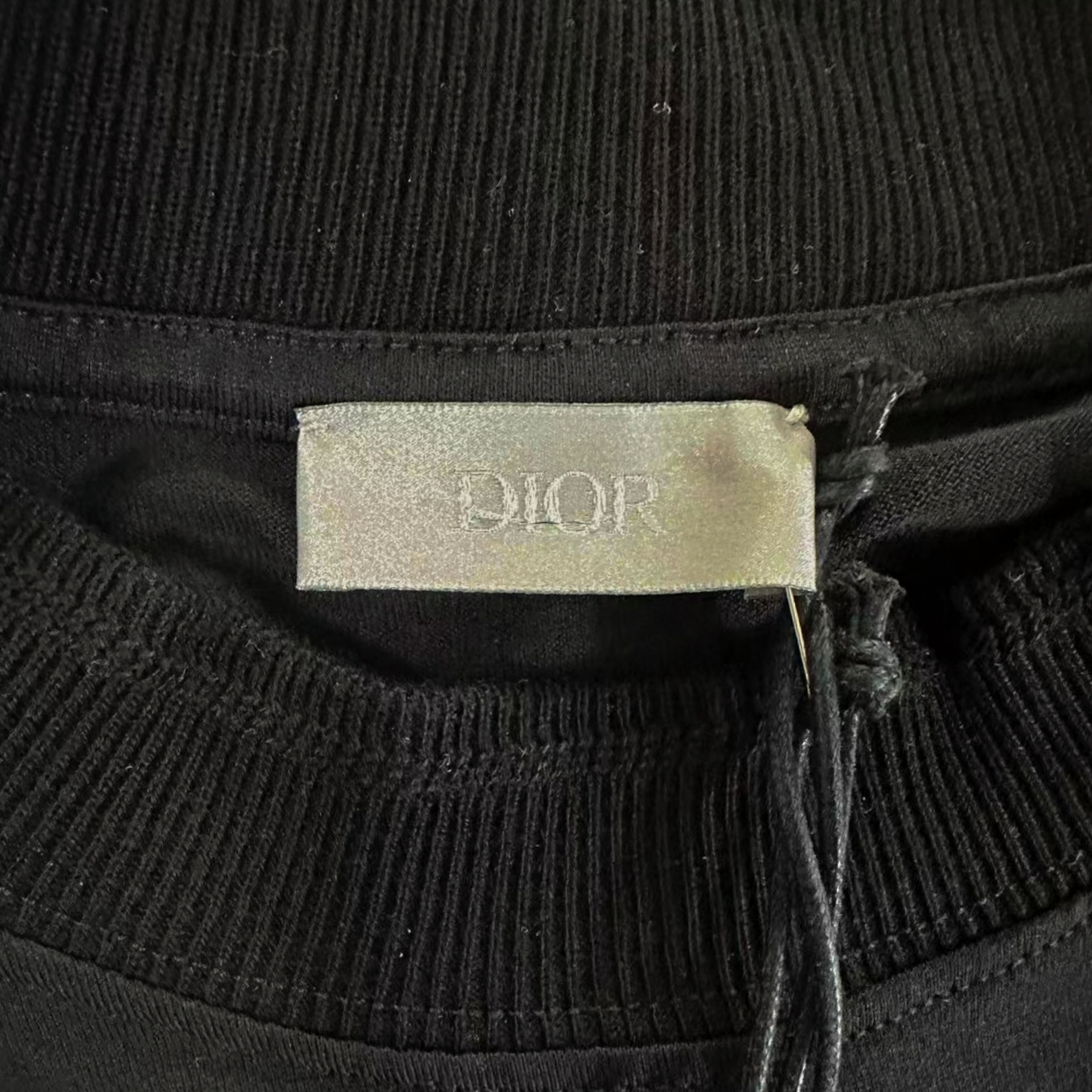 Kaos Pendek DIOR dengan Motif Gambar/Cetak, Cocok untuk Pria dan Wanita  -D-16